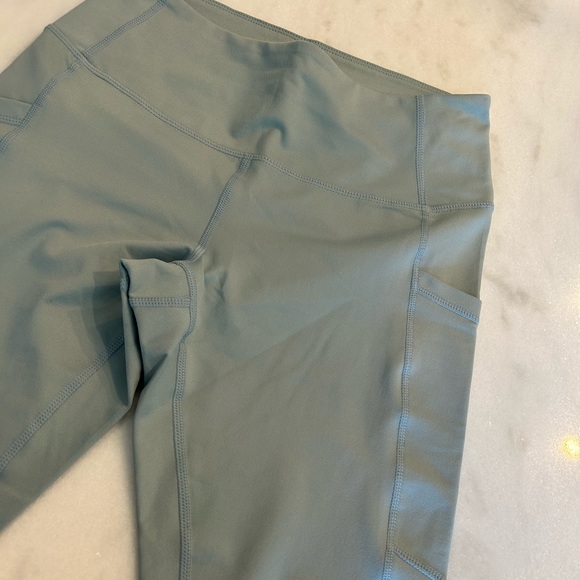 Zella Medium Aqua Blue Crop Hire Rise Side Pocket Leggings 23” - Picture 4 of 7